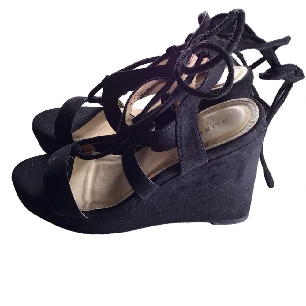 Torrid Strappy Wedge Sandals EUC size 8.5